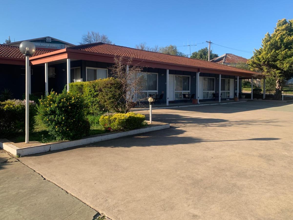 Countryman Motor Inn Cowra Exterior photo