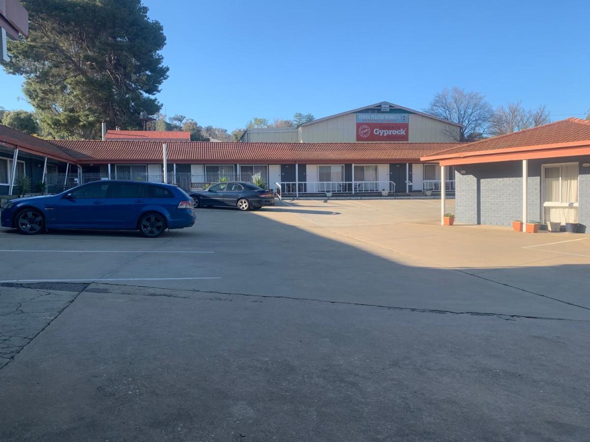 Countryman Motor Inn Cowra Exterior photo