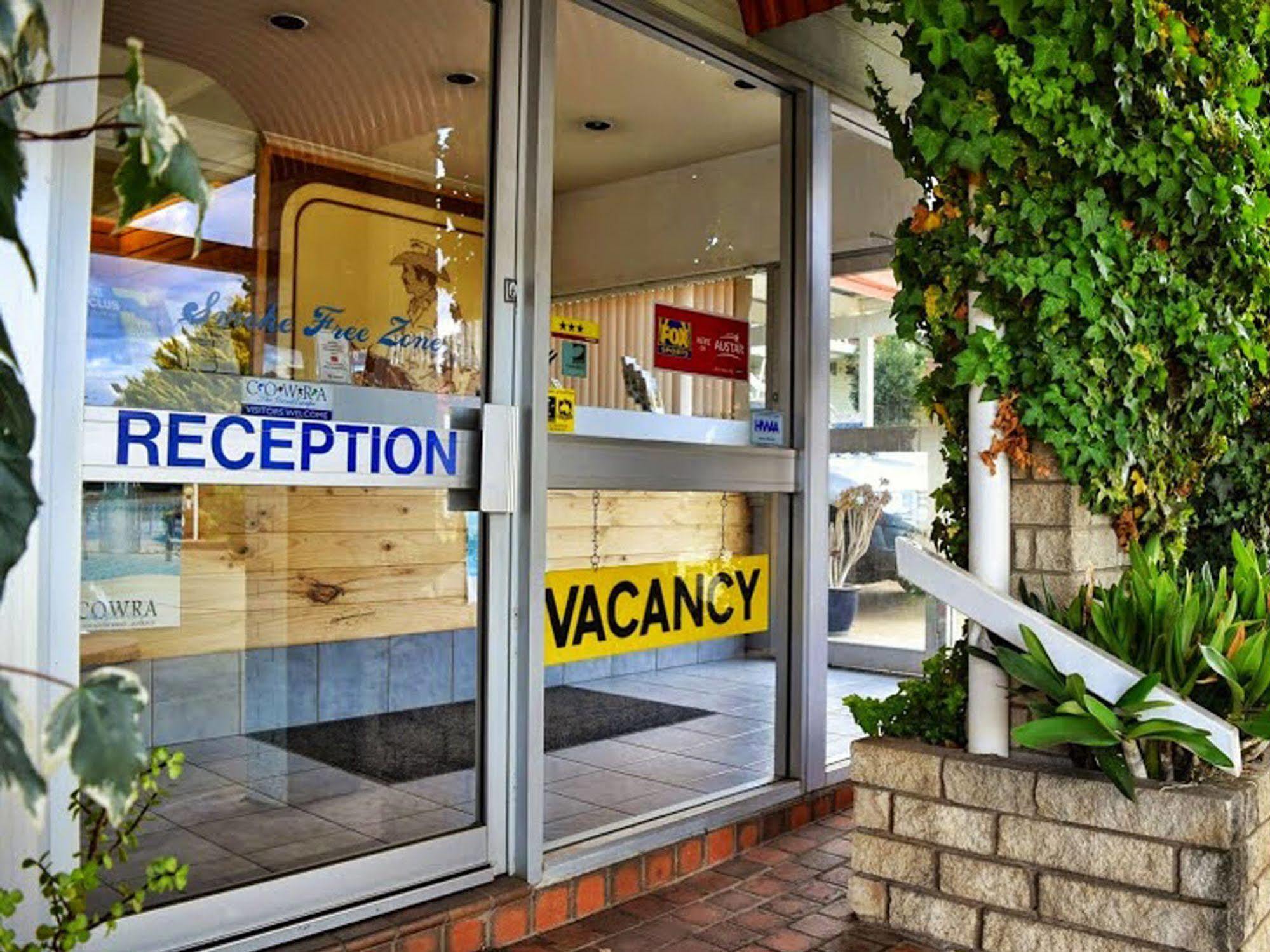 Countryman Motor Inn Cowra Exterior photo